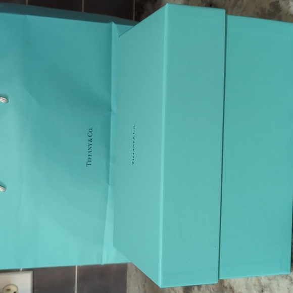 Tiffany & co.  wine glass - Picture 7 of 16